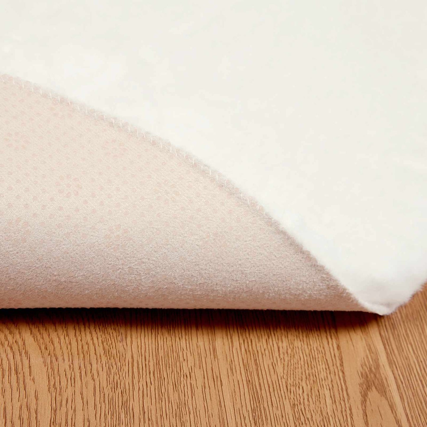 Rutschfester Teppich aus Kunstkaninchenfell OLITE Creme