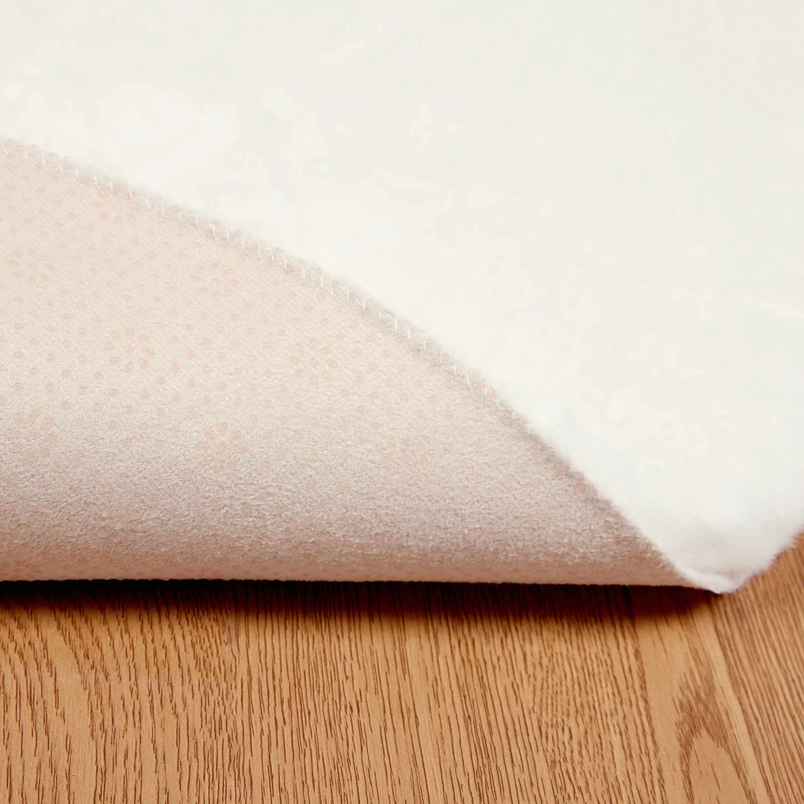 Rutschfester Teppich aus Kunstkaninchenfell OLITE Creme