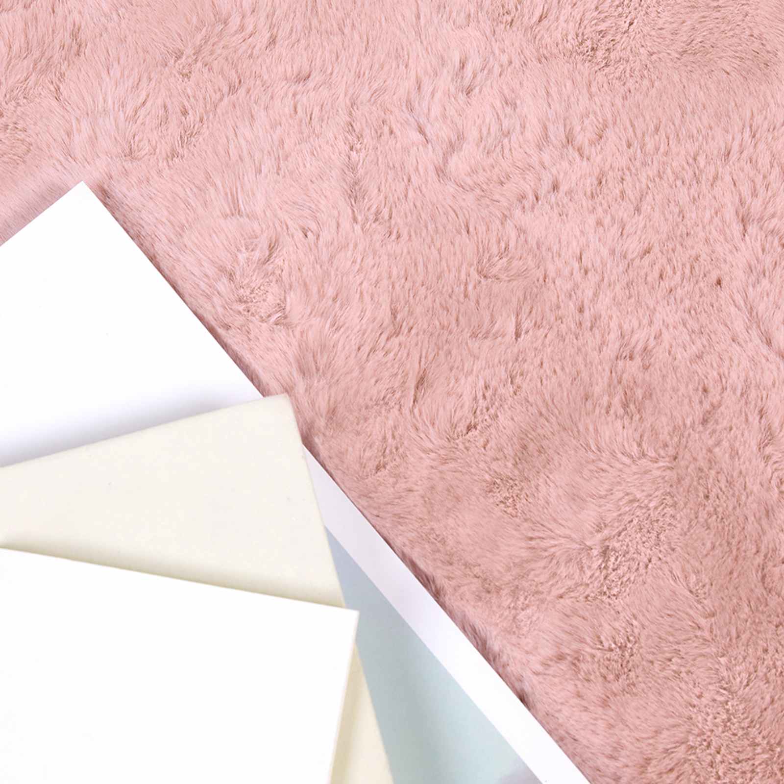 Rutschfester Teppich aus Kunstkaninchenfell OLITE Rosa