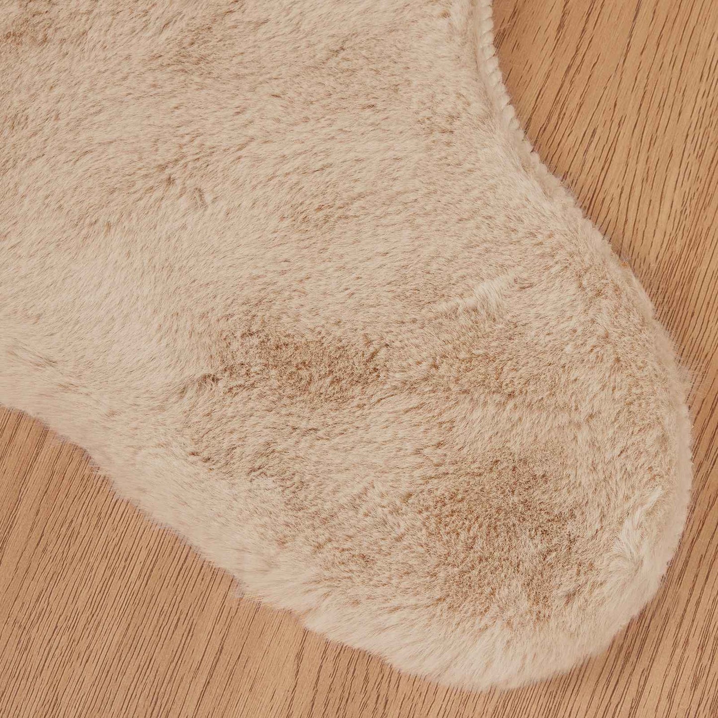 Rutschfester Teppich aus Kunstkaninchenfell OLITE Taupe