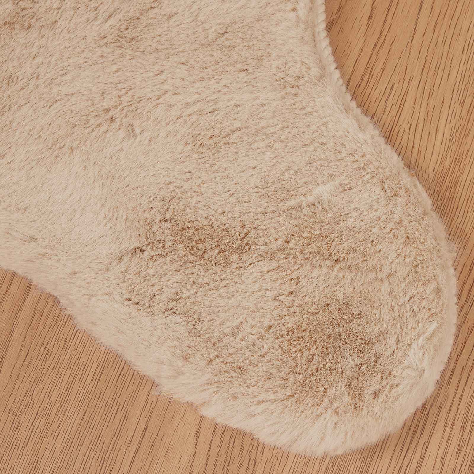Rutschfester Teppich aus Kunstkaninchenfell OLITE Taupe