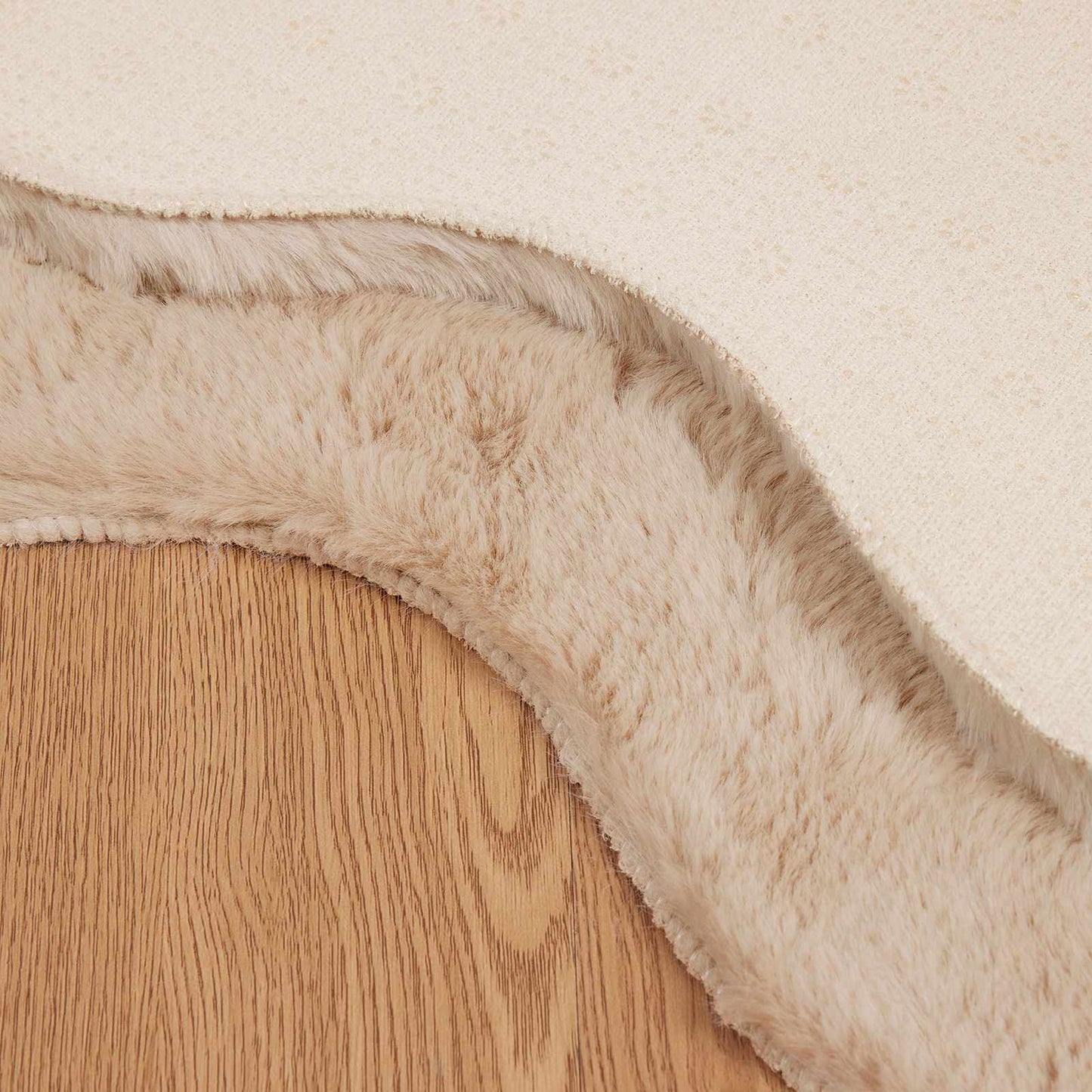 Rutschfester Teppich aus Kunstkaninchenfell OLITE Taupe