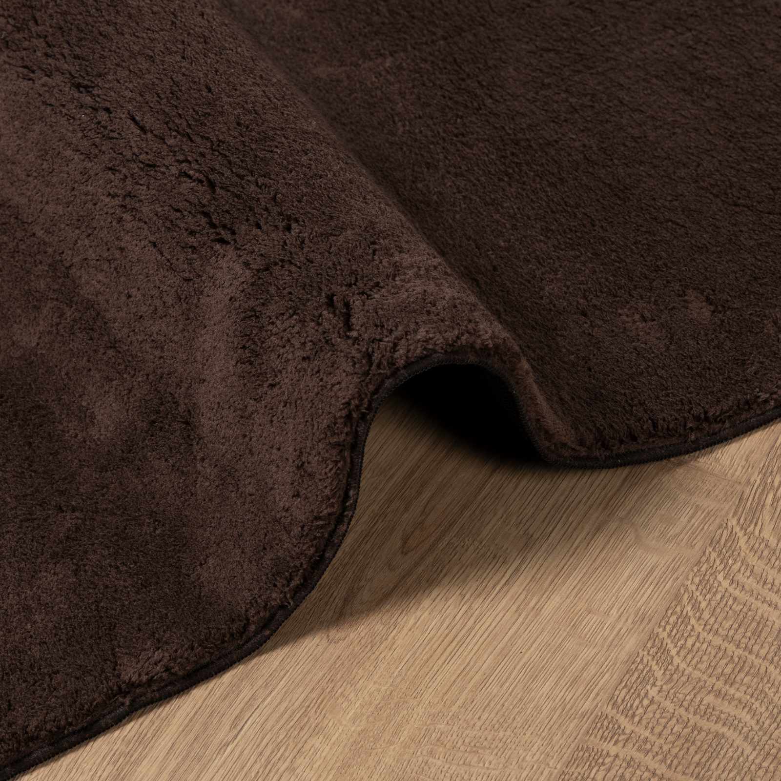 Mittlerer Flor weicher und waschbarer Teppich HUARTE Braun