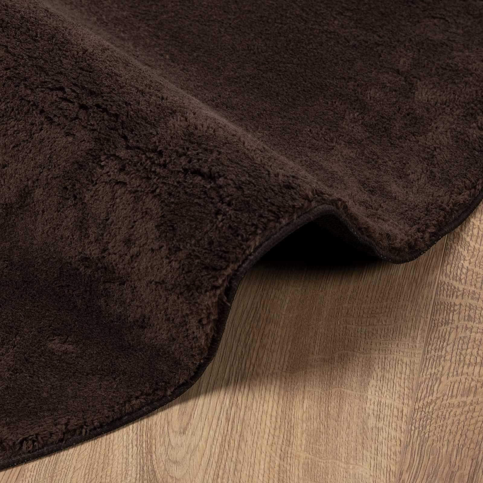 Mittlerer Flor weicher und waschbarer Teppich HUARTE Braun