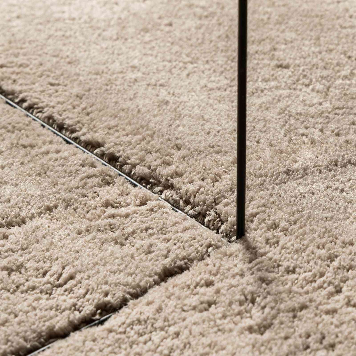 Mittlerer Flor weicher und waschbarer Teppich HUARTE Sand