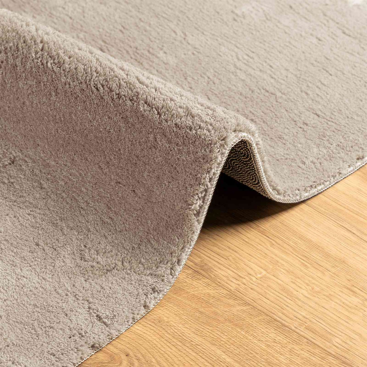 Mittlerer Flor weicher und waschbarer Teppich HUARTE Sand
