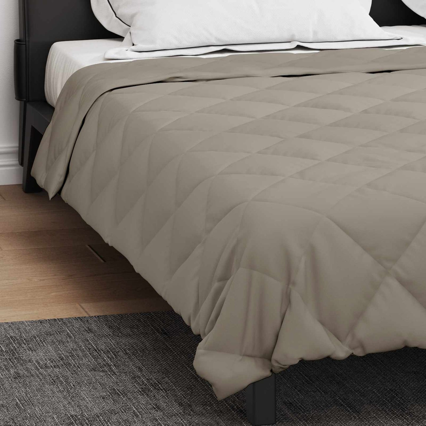 Ganzjahresbettdecke Hellgrau 220 x 240 cm Microfiber
