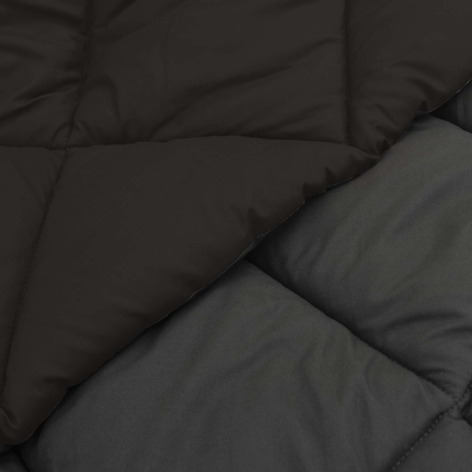 Winterbettdecke 200 x 220 cm 450 g/m² Schwarz und Anthrazit