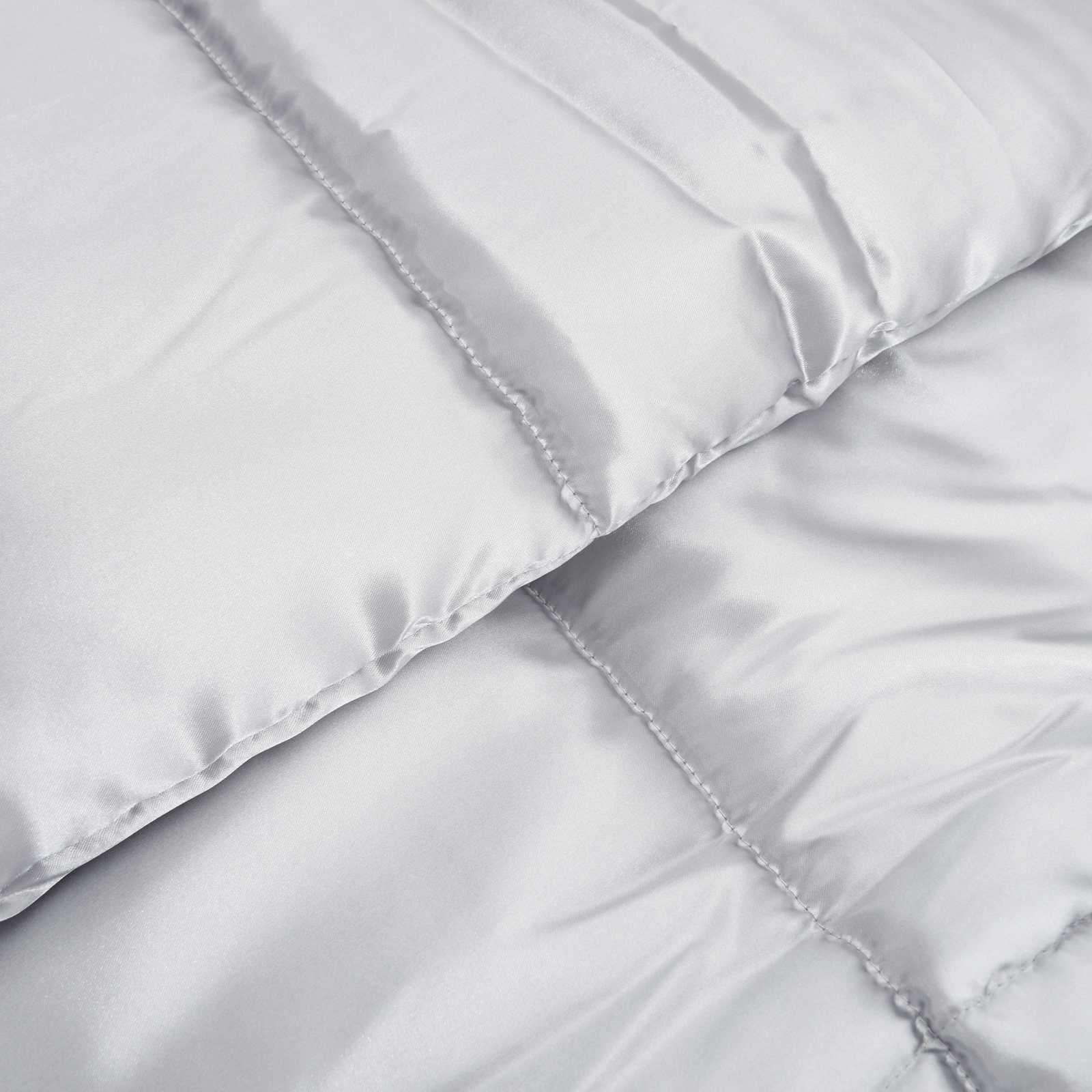 Sommerdecke Silber 220 x 240 cm Satin und Mikrofaser
