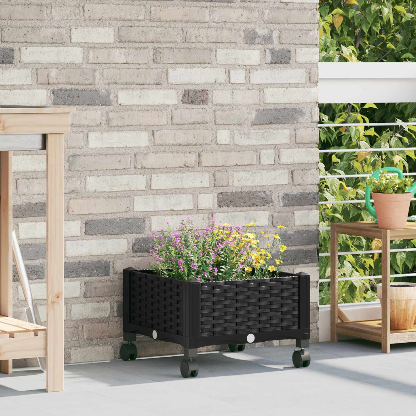 Gartenpflanzer mit Rädern Schwarz 40 x 40 x 29 cm PP
