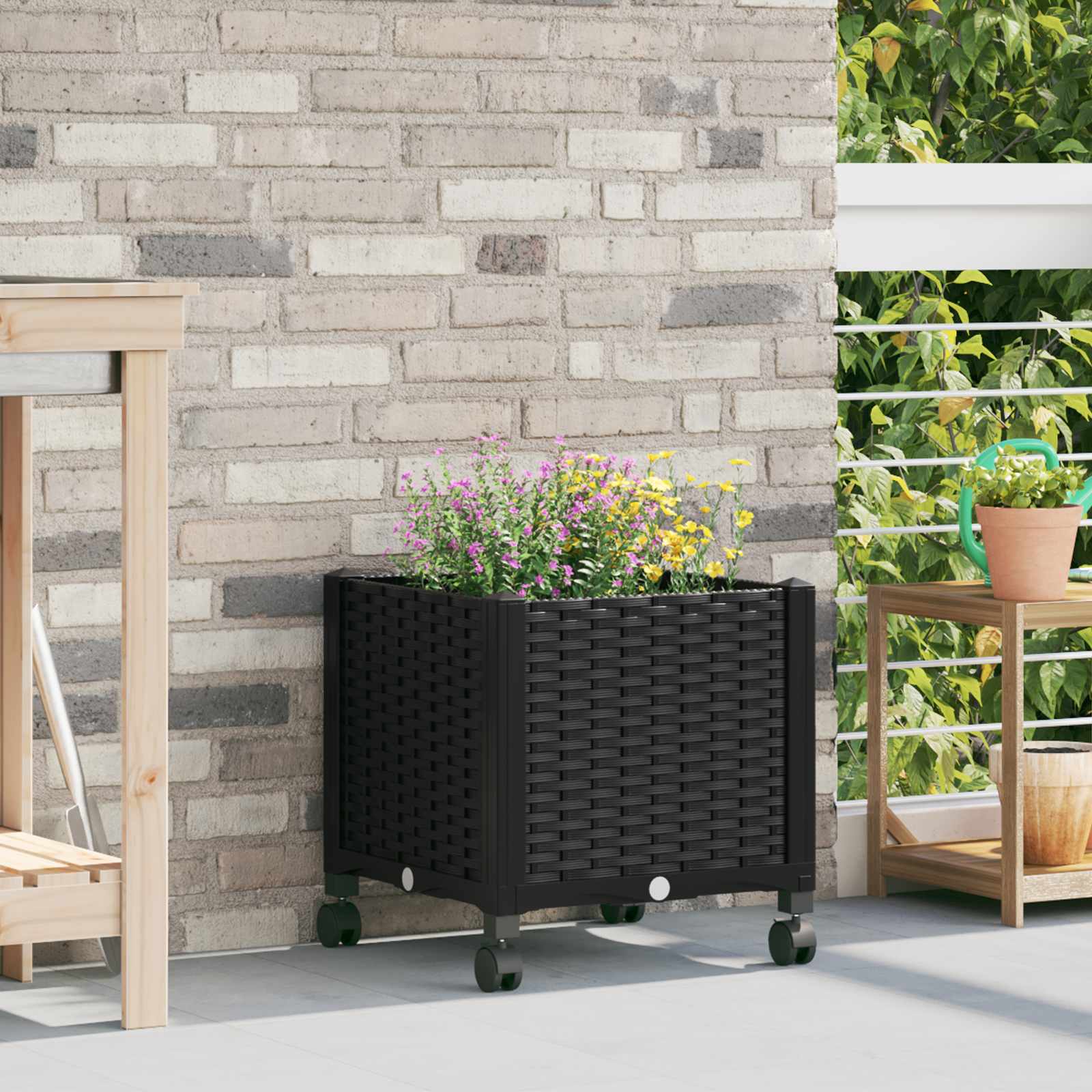 Gartenpflanzer mit Rädern Schwarz 40 x 40 x 44 cm PP