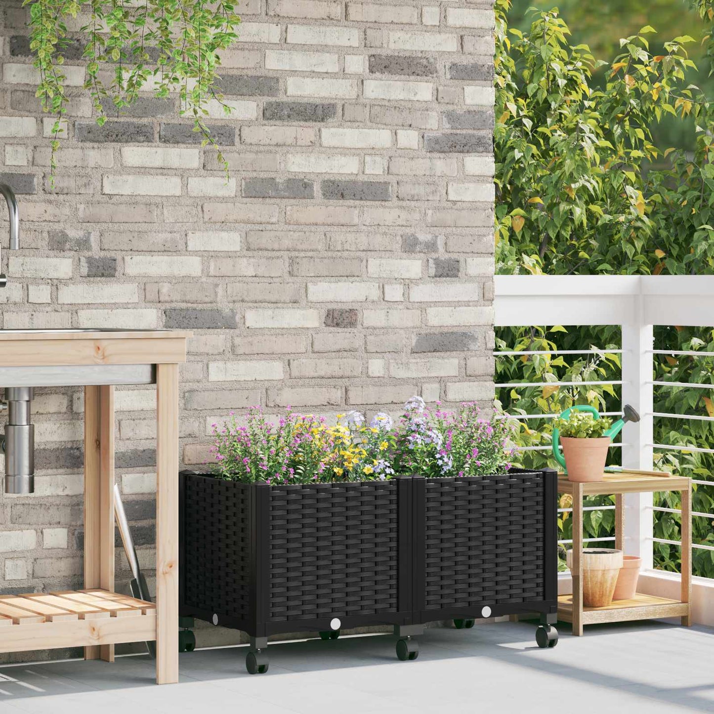 Gartenpflanzer mit Rädern Schwarz 80 x 40 x 44 cm PP