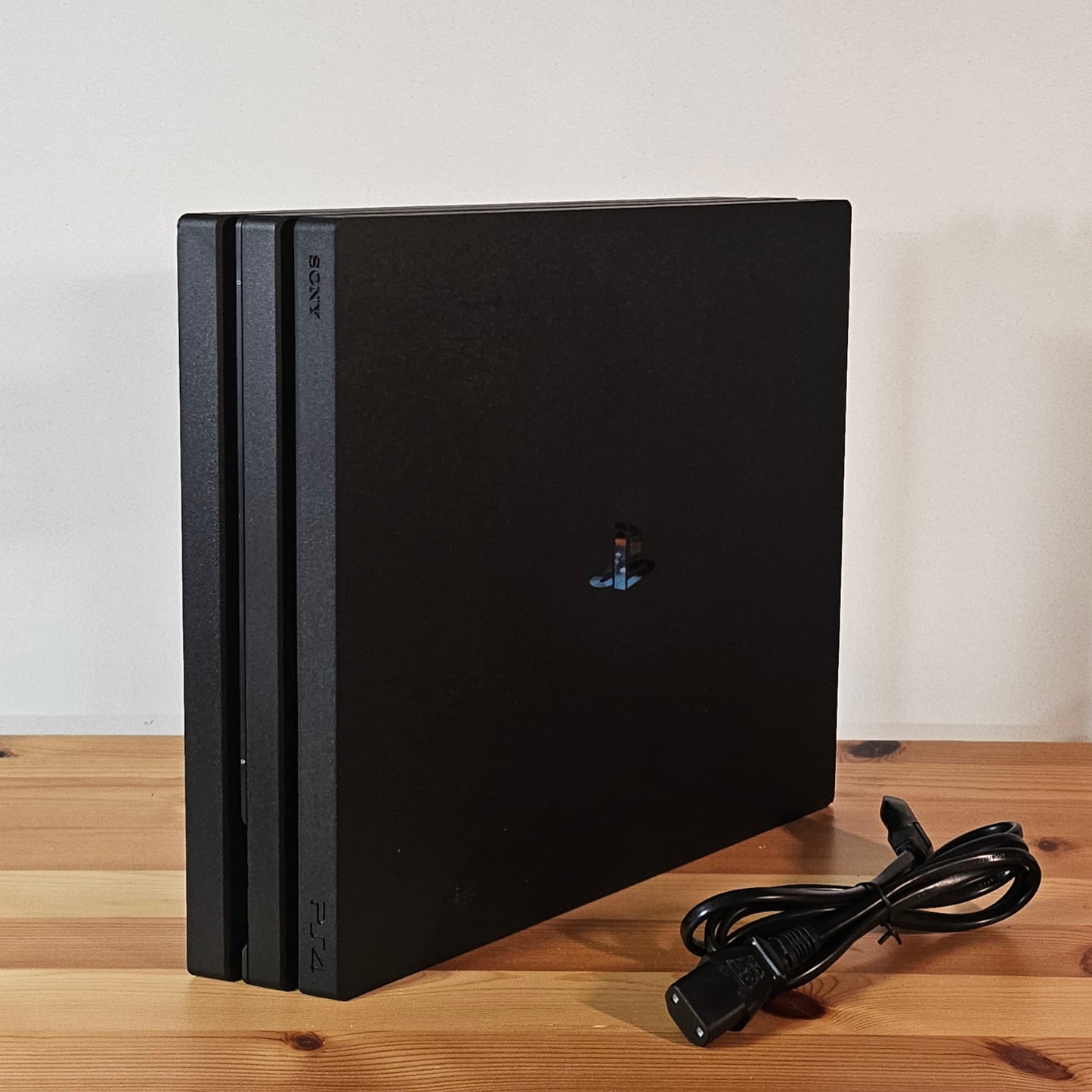 PlayStation 4 Pro 1TB (Modell CUH-7016B) - Occassion