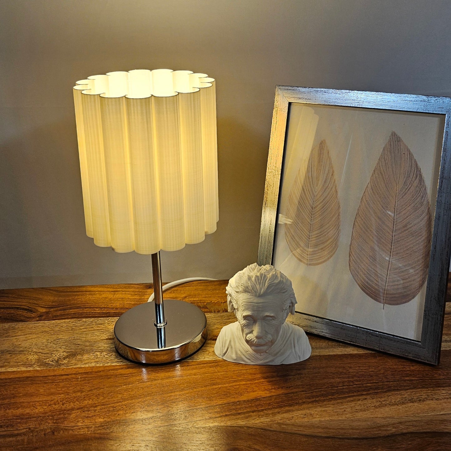 Design Tischlampe RILLE mit 3D-gedrucktem Schirm