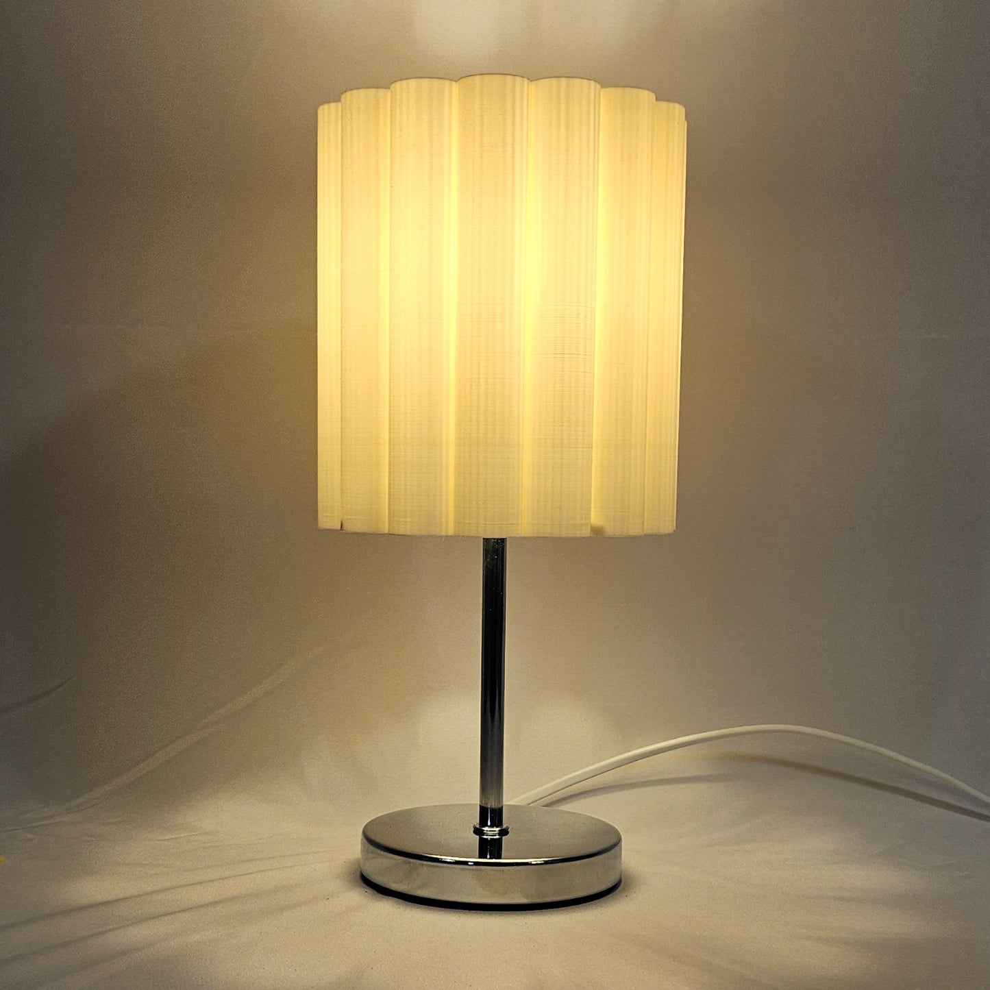 Design Tischlampe RILLE mit 3D-gedrucktem Schirm