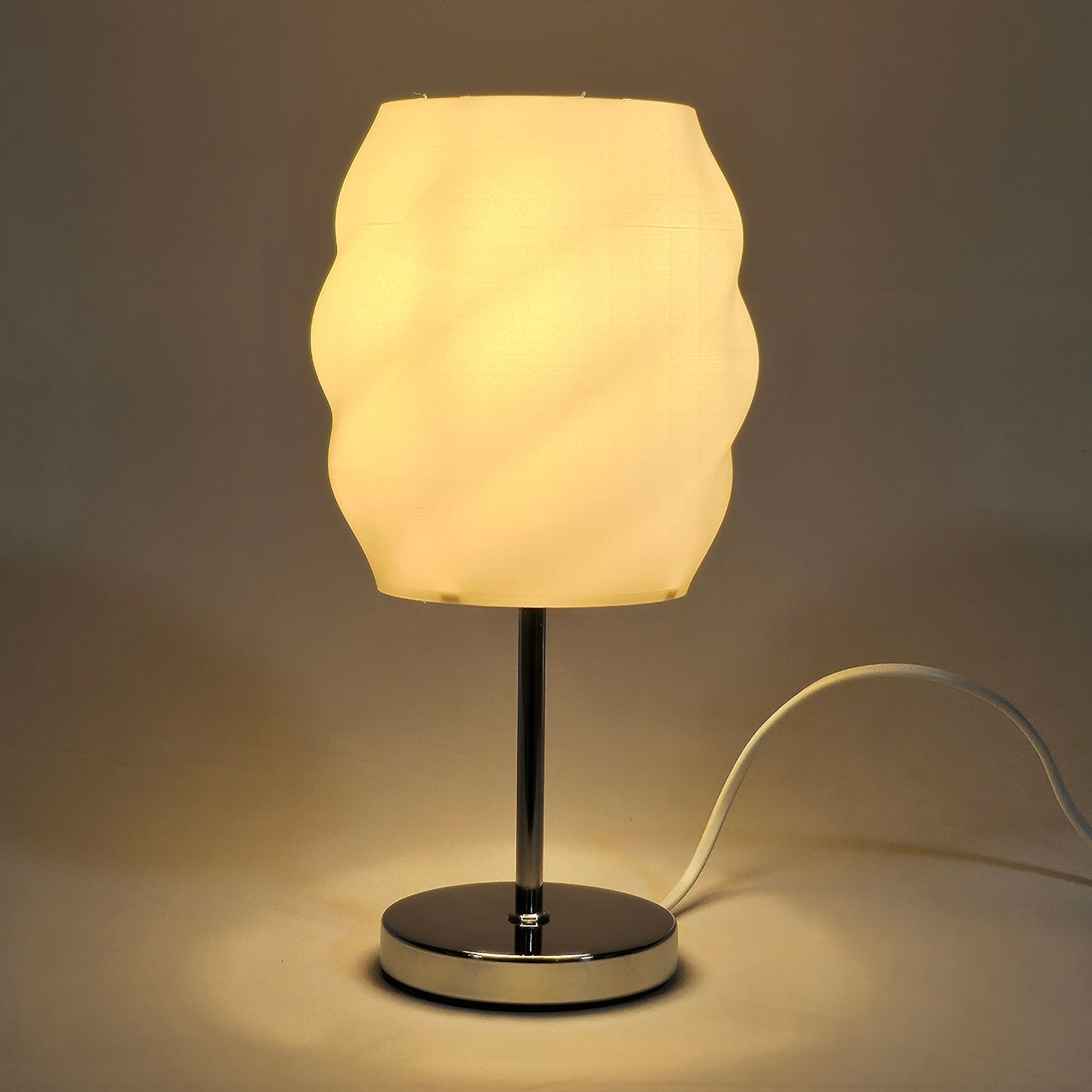 Design Tischlampe LOTUS mit weichem Licht