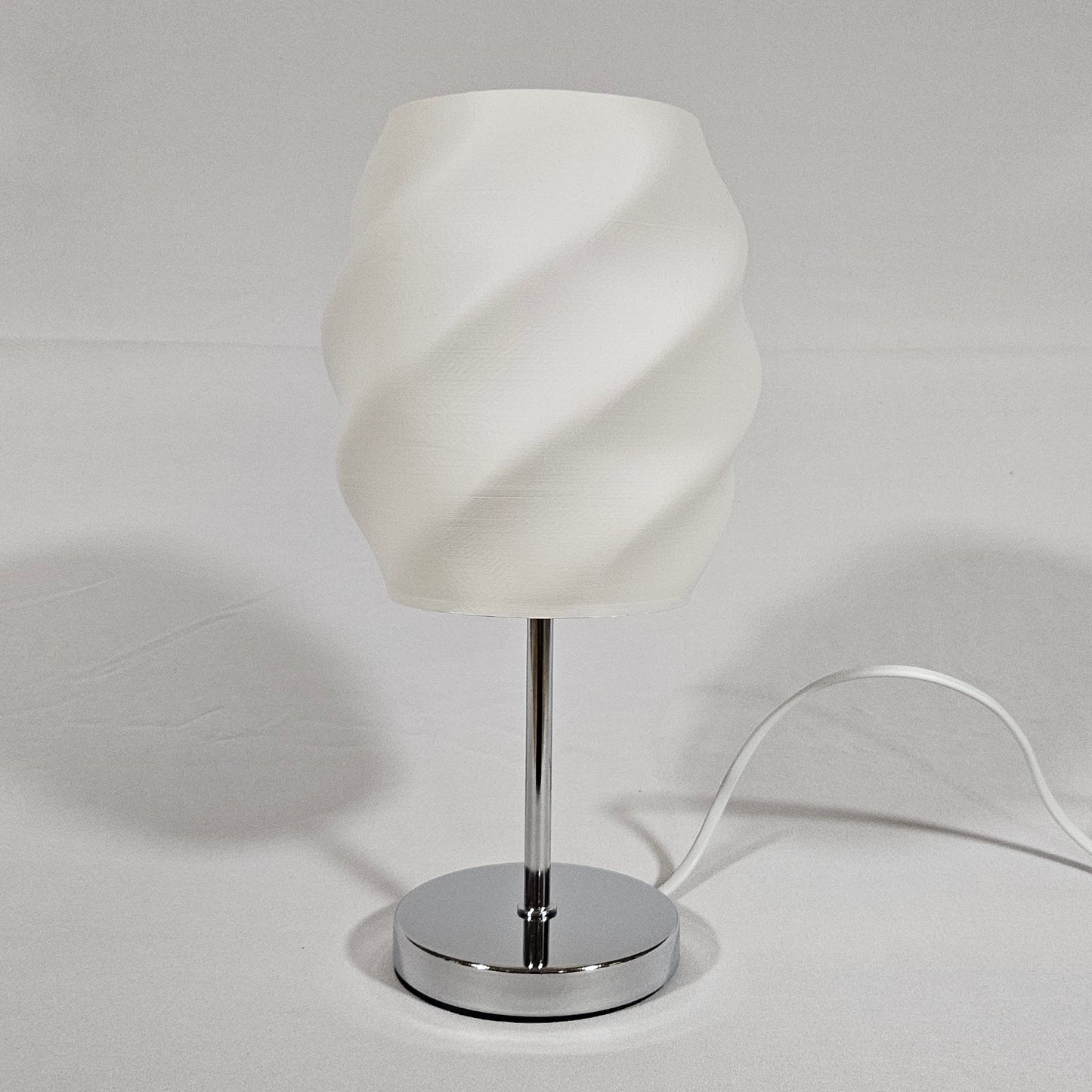 Design Tischlampe LOTUS mit weichem Licht