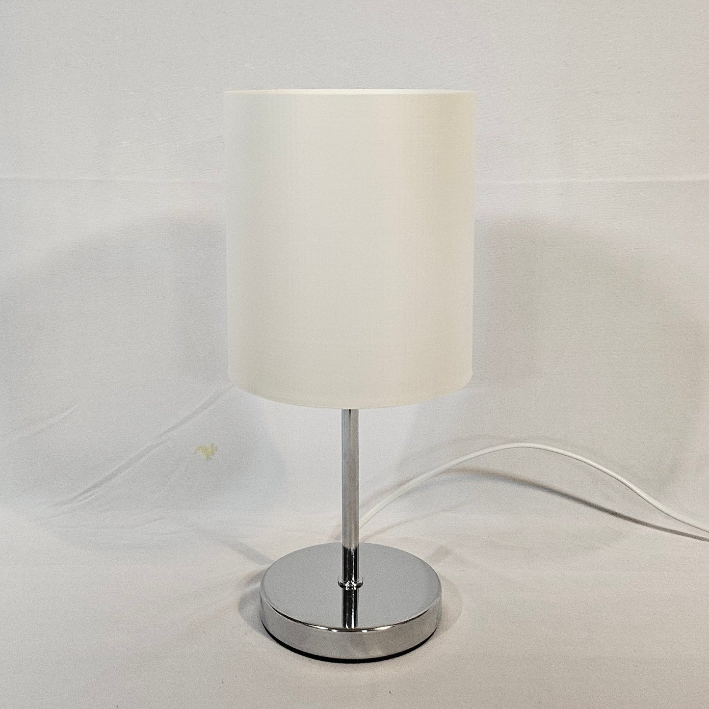 Schlichte Tischlampe mit warmem Licht - 3D-gedruckter Schirm